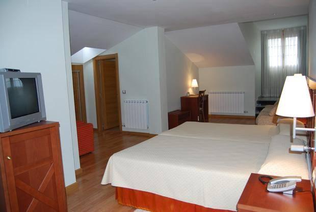 Hotel Meleiros Castro De Sanabria Room photo